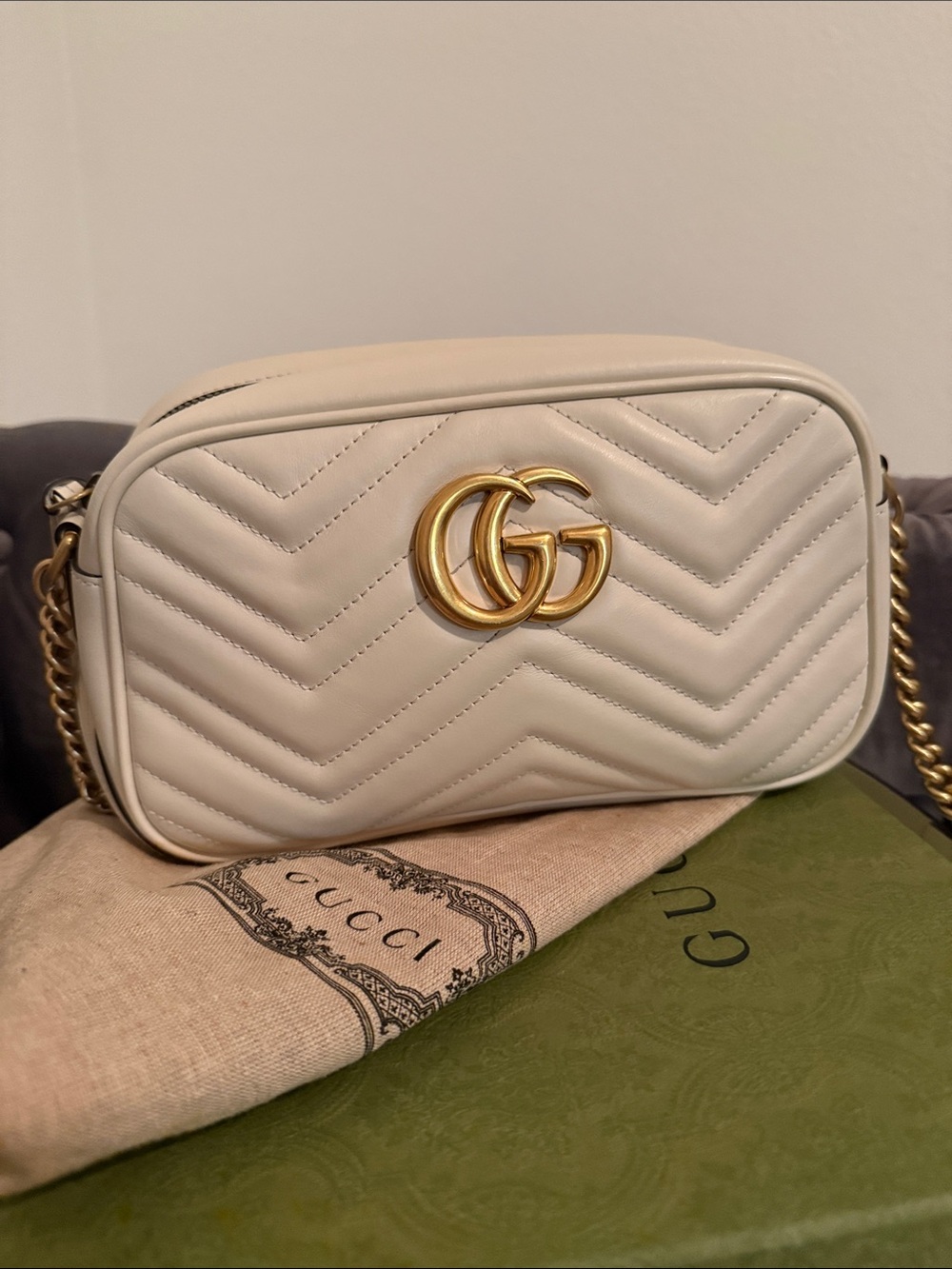 🔥Like New Gucci GG Shoulder Bag Gray Camera Marmont Chevron Quilted 🔥 - Picture 8 of 17